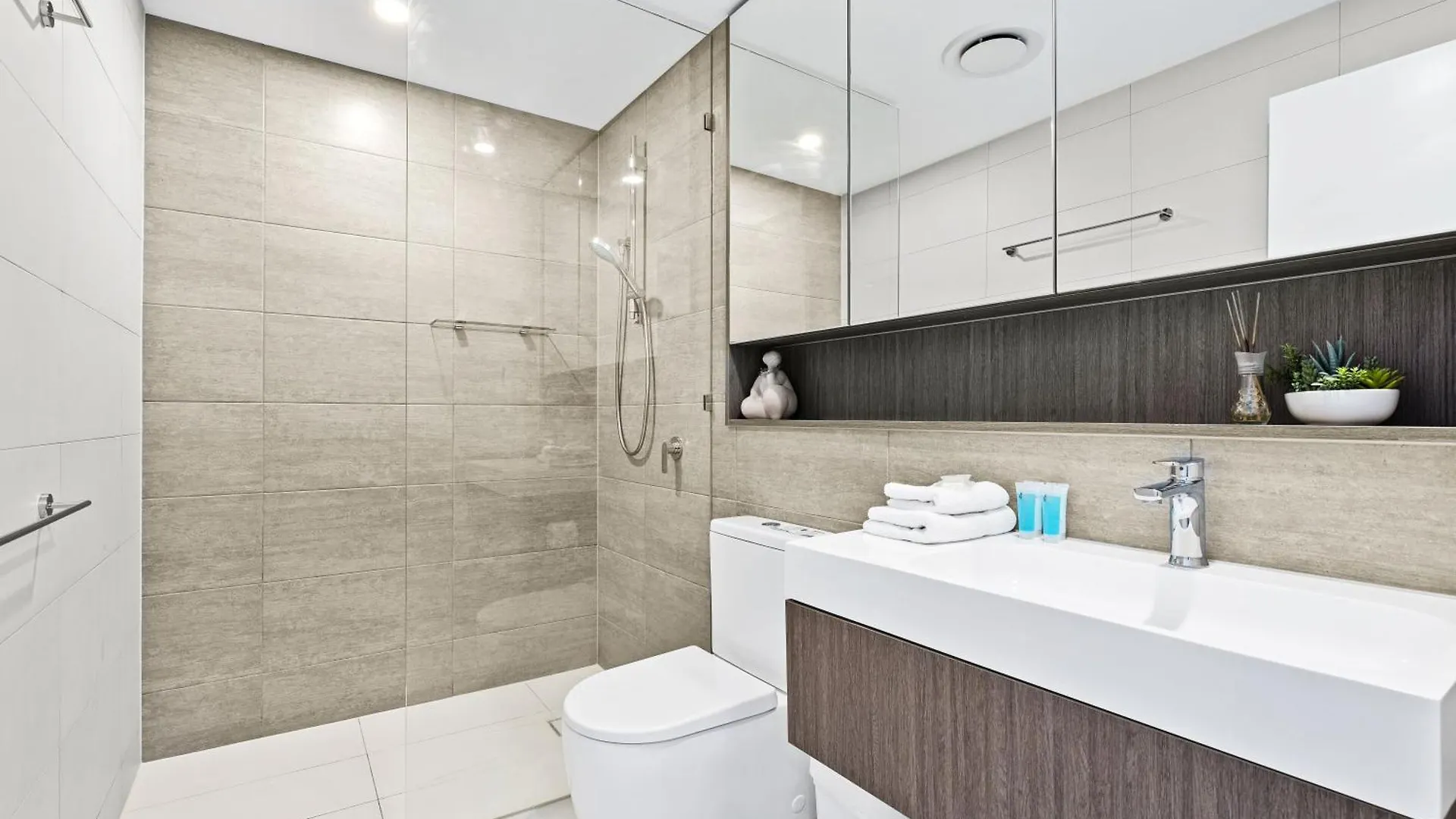Casino Private Apartments - Qstay Gold Coast